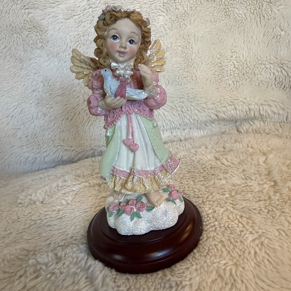 VTG 1998 House Of Lloyd Christmas Around The World "Caring Angel" Figurine